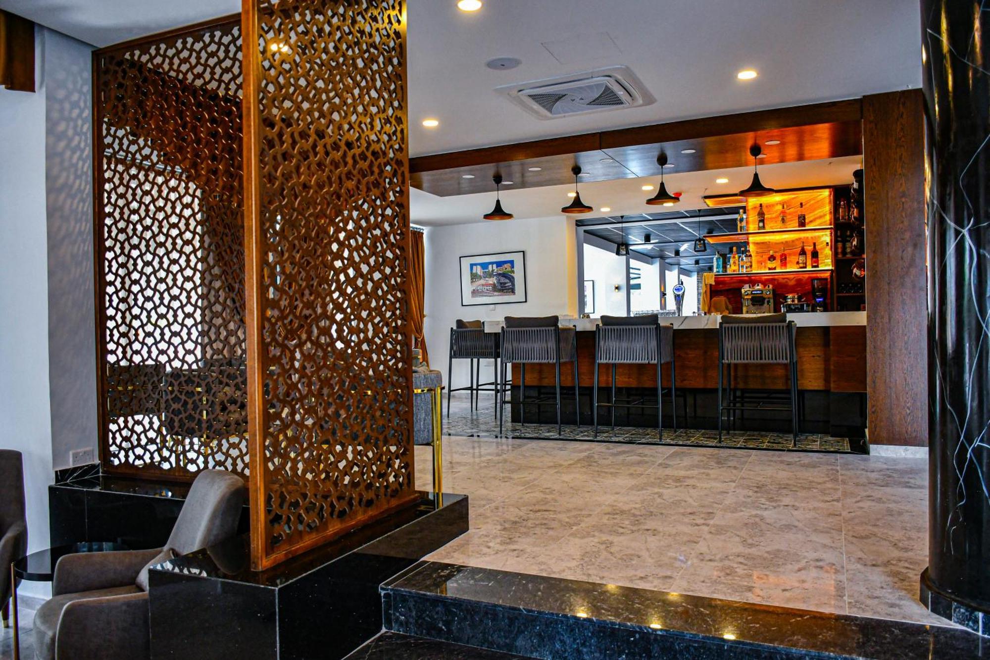 Dorana Hotel 키레니아 외부 사진