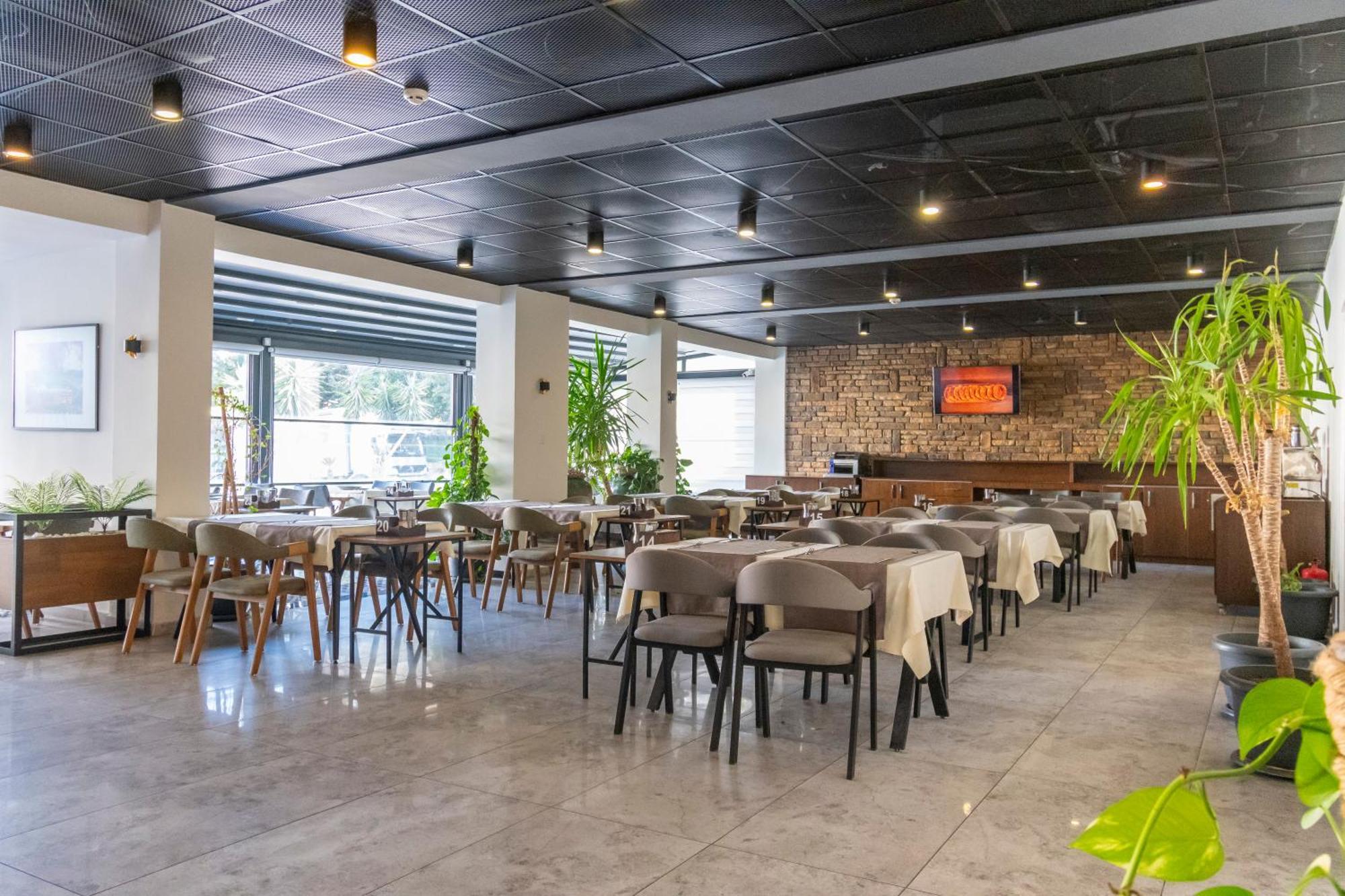 Dorana Hotel 키레니아 외부 사진