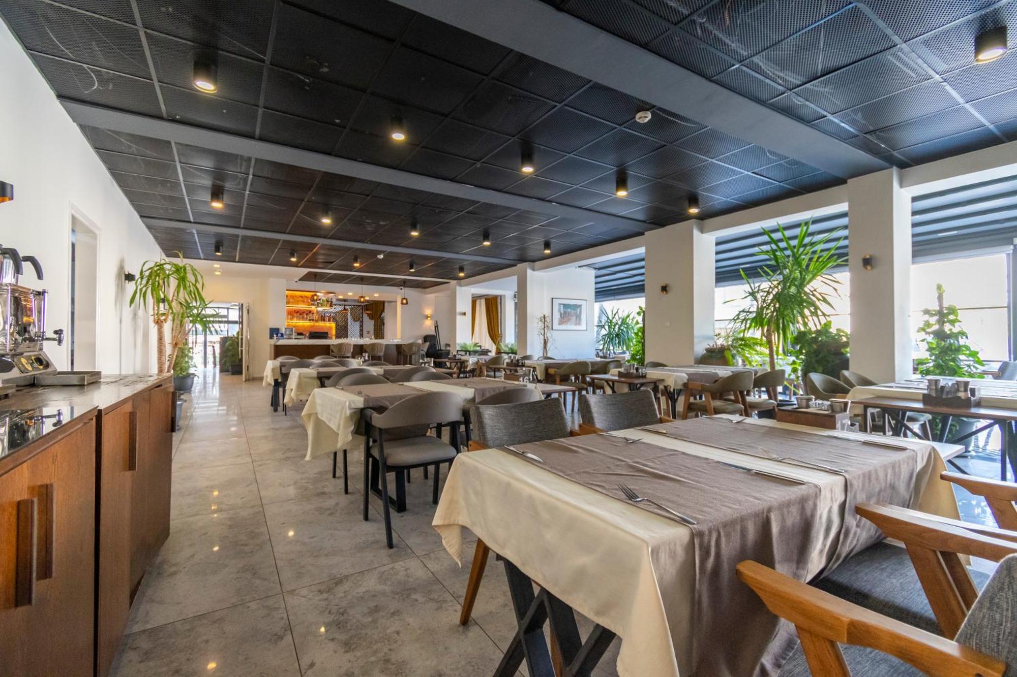 Dorana Hotel 키레니아 외부 사진